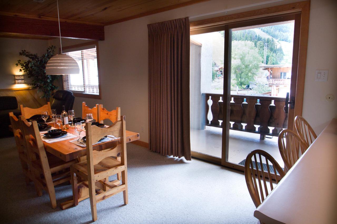 Sitzmark Sports Lodge Red River Zewnętrze zdjęcie