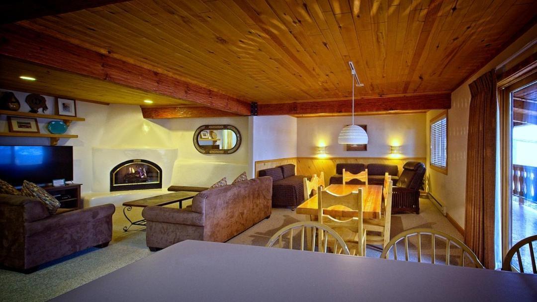 Sitzmark Sports Lodge Red River Zewnętrze zdjęcie